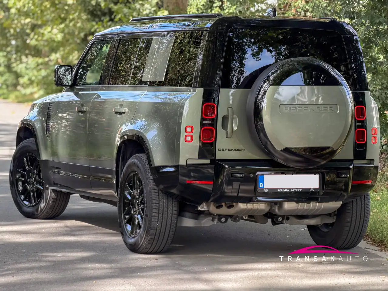 Land Rover Defender - 4