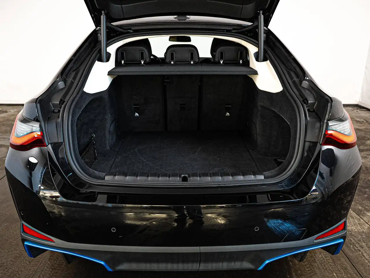 BMW i4 - 7