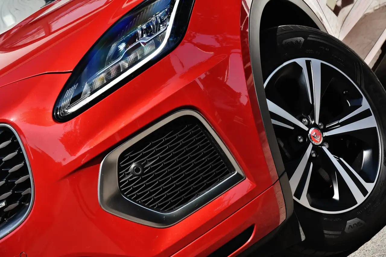 Jaguar E-Pace - 7