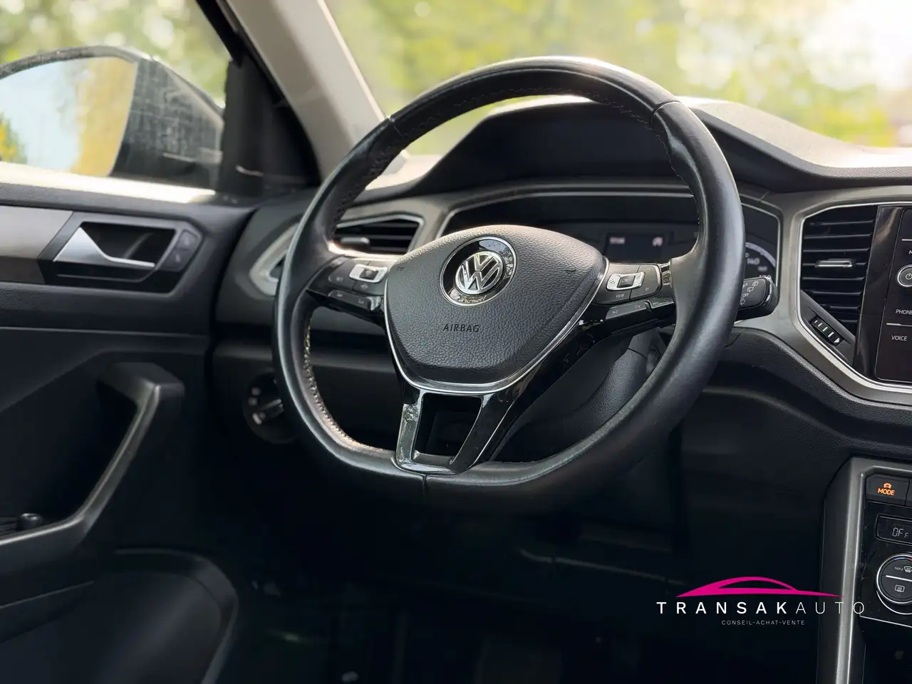 Volkswagen T-Roc - 10
