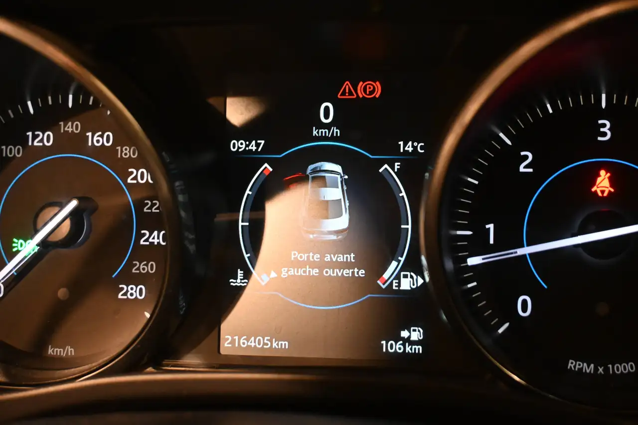 Jaguar XE - 12