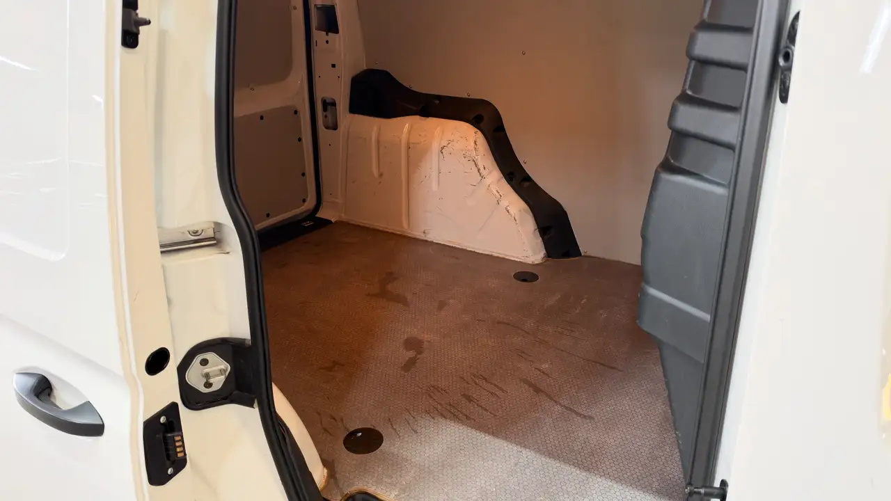 Volkswagen Caddy - 9