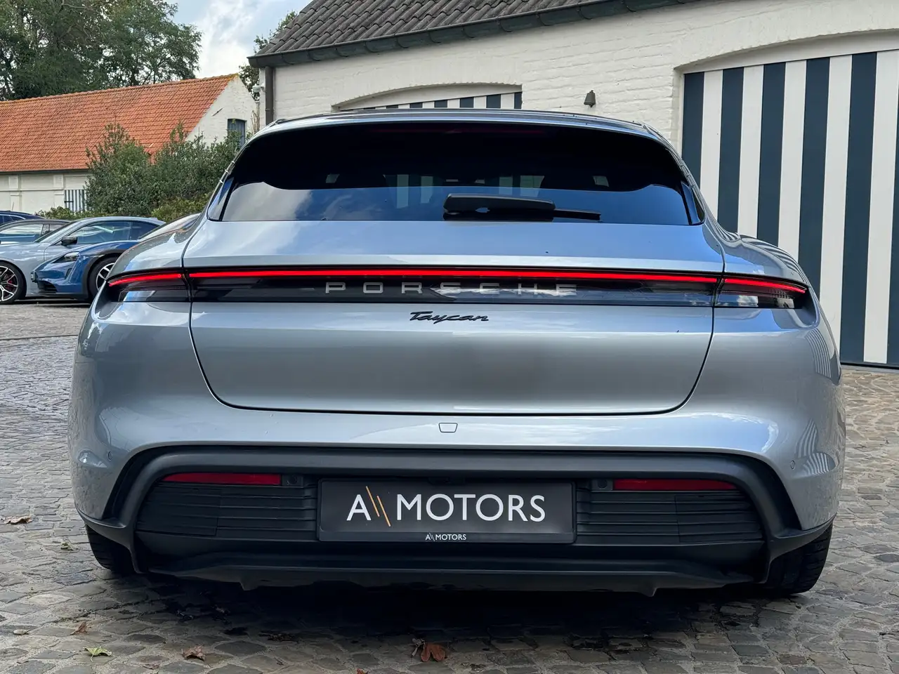 Porsche Taycan - 4