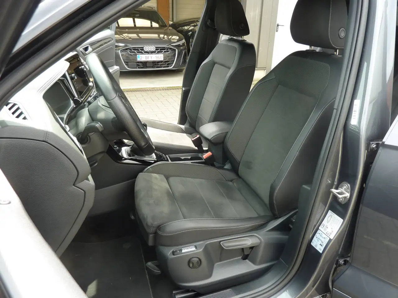 Volkswagen T-Roc - 7