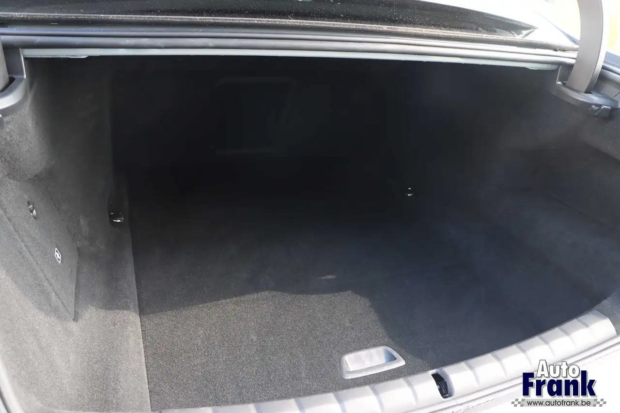 BMW i7 - 12