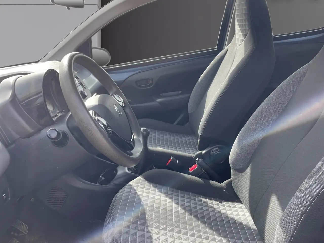 Peugeot 108 - 11