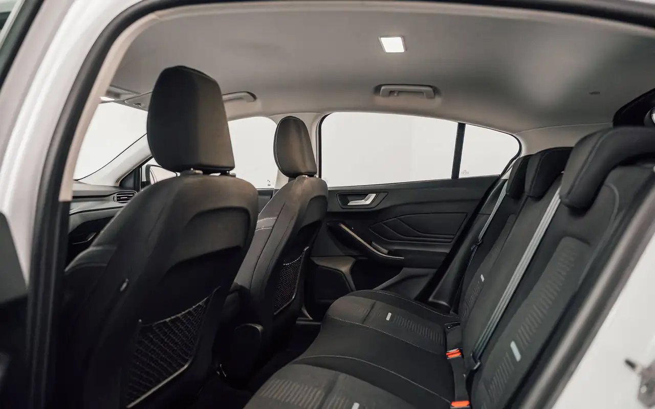Ford Focus - 8