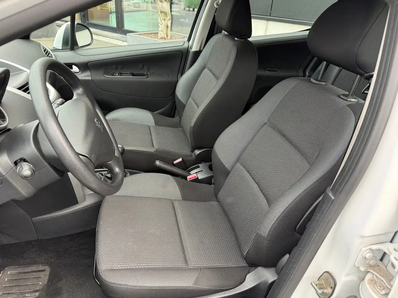 Peugeot 207 - 9