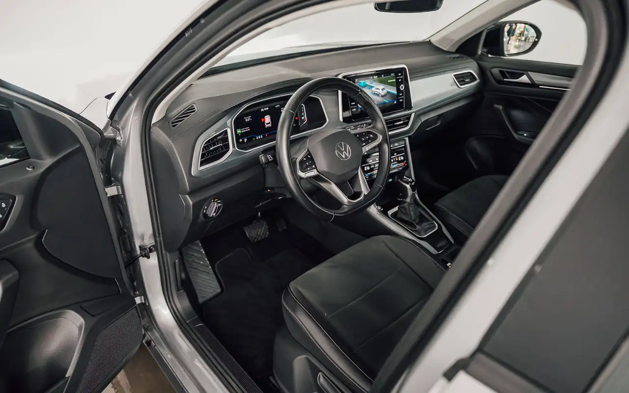 Volkswagen T-Roc - 12
