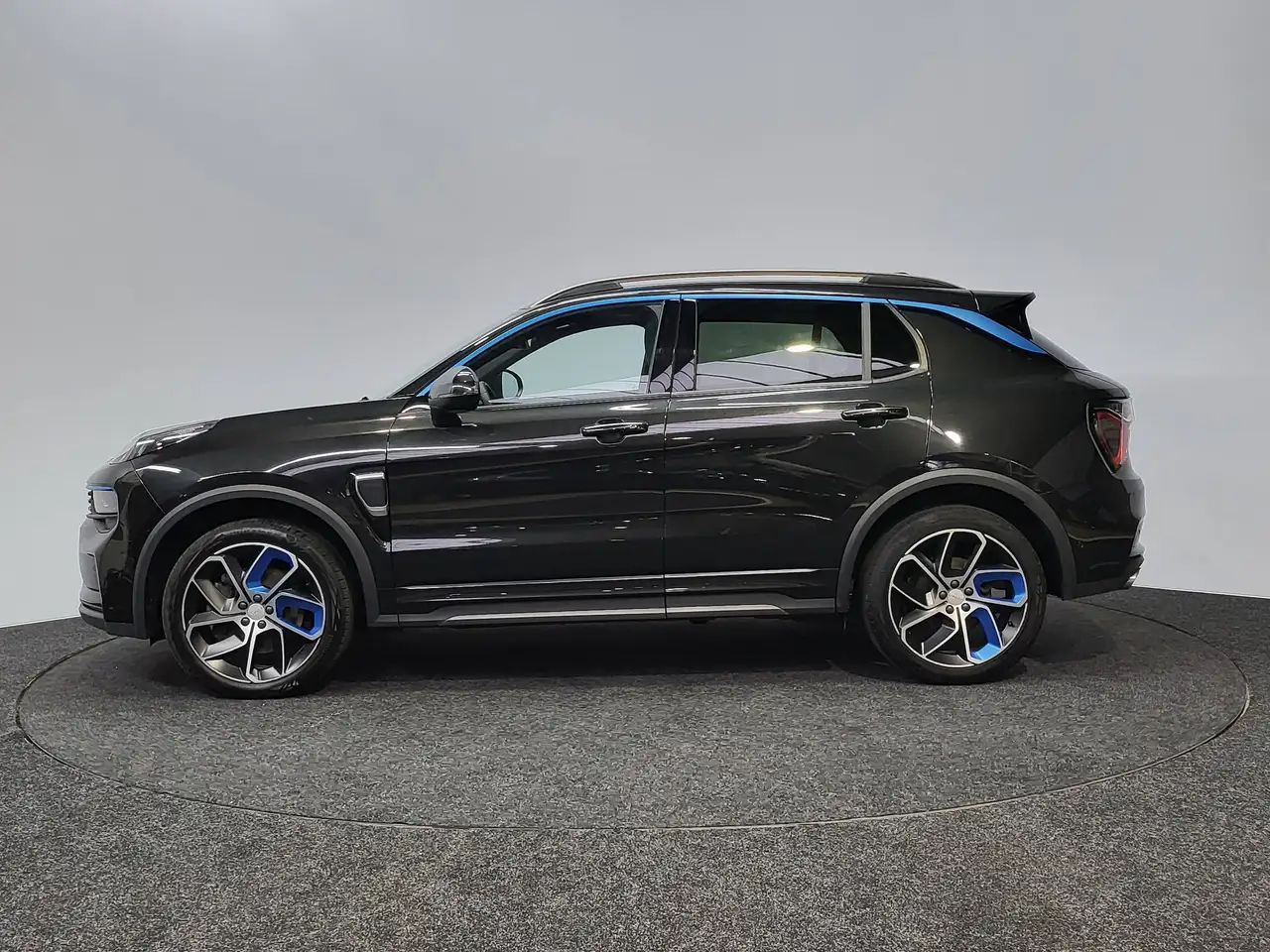 Lynk & Co 01 - 3