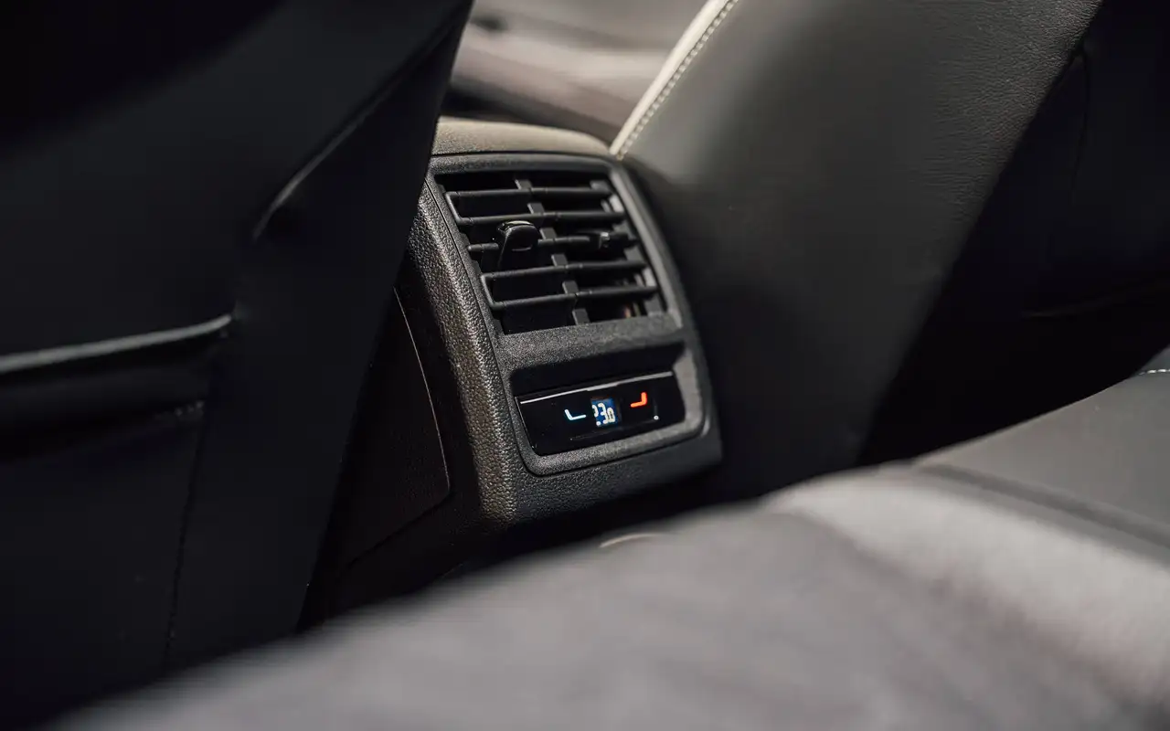 Volkswagen Golf - 11