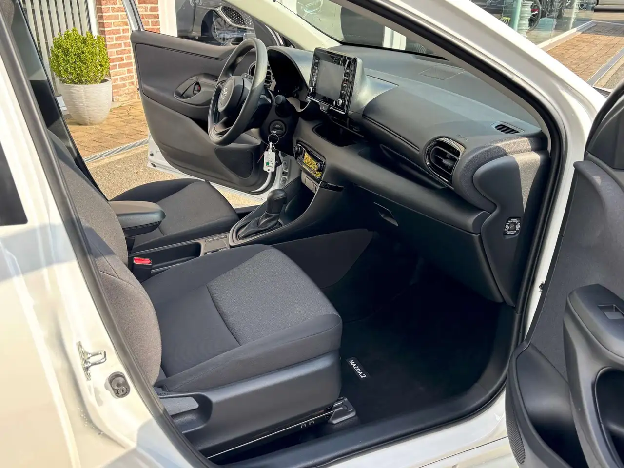 Mazda 2 - 8