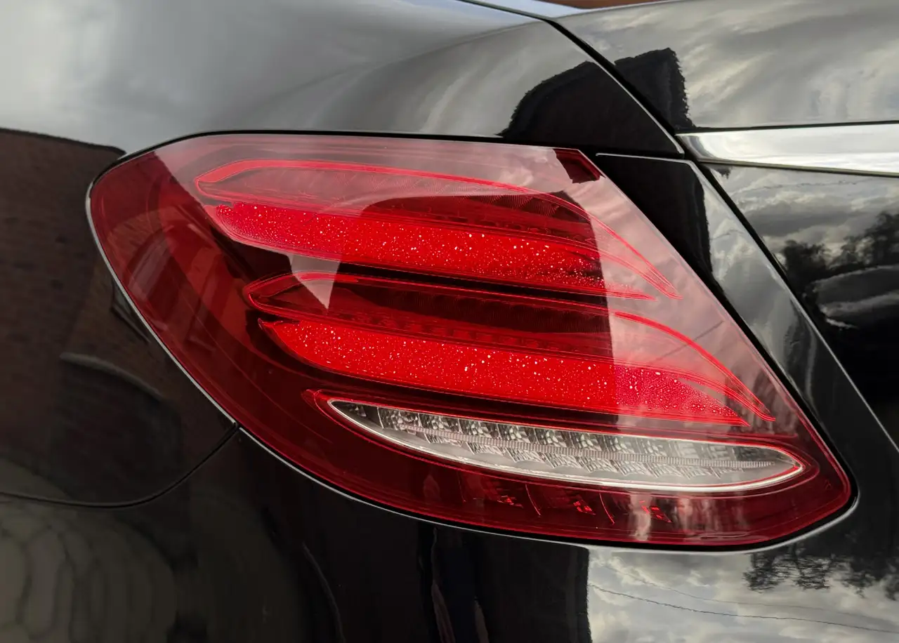 Mercedes-Benz E 200 - 12