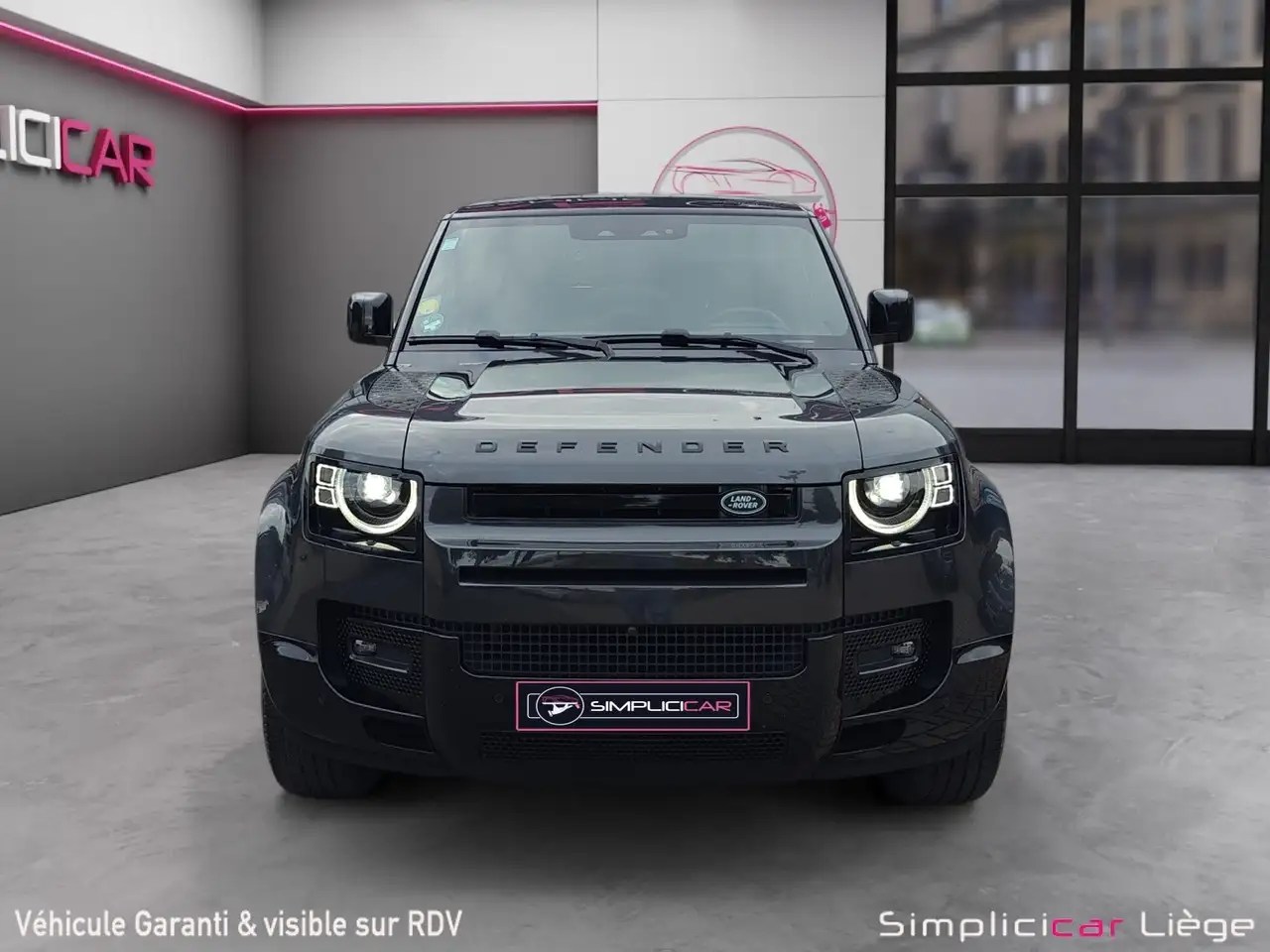 Land Rover Defender - 2