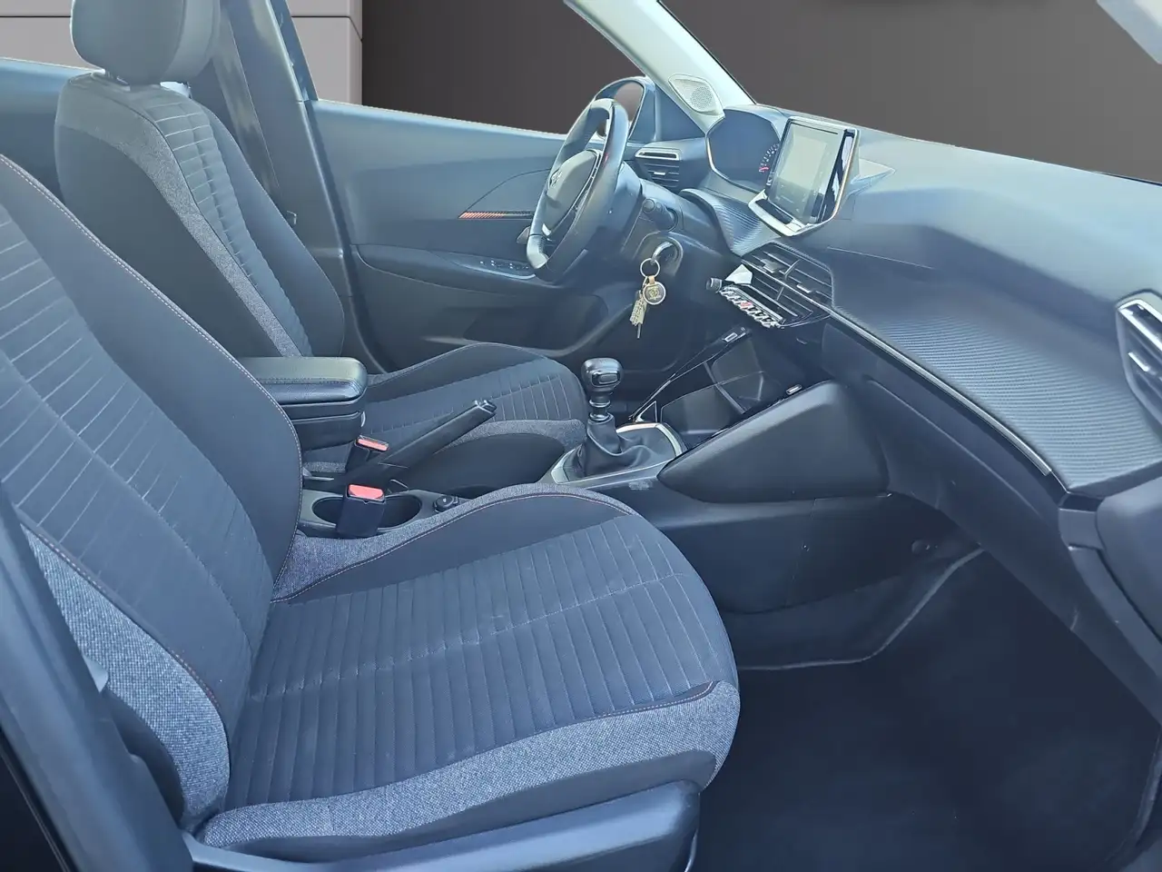 Peugeot 2008 - 8