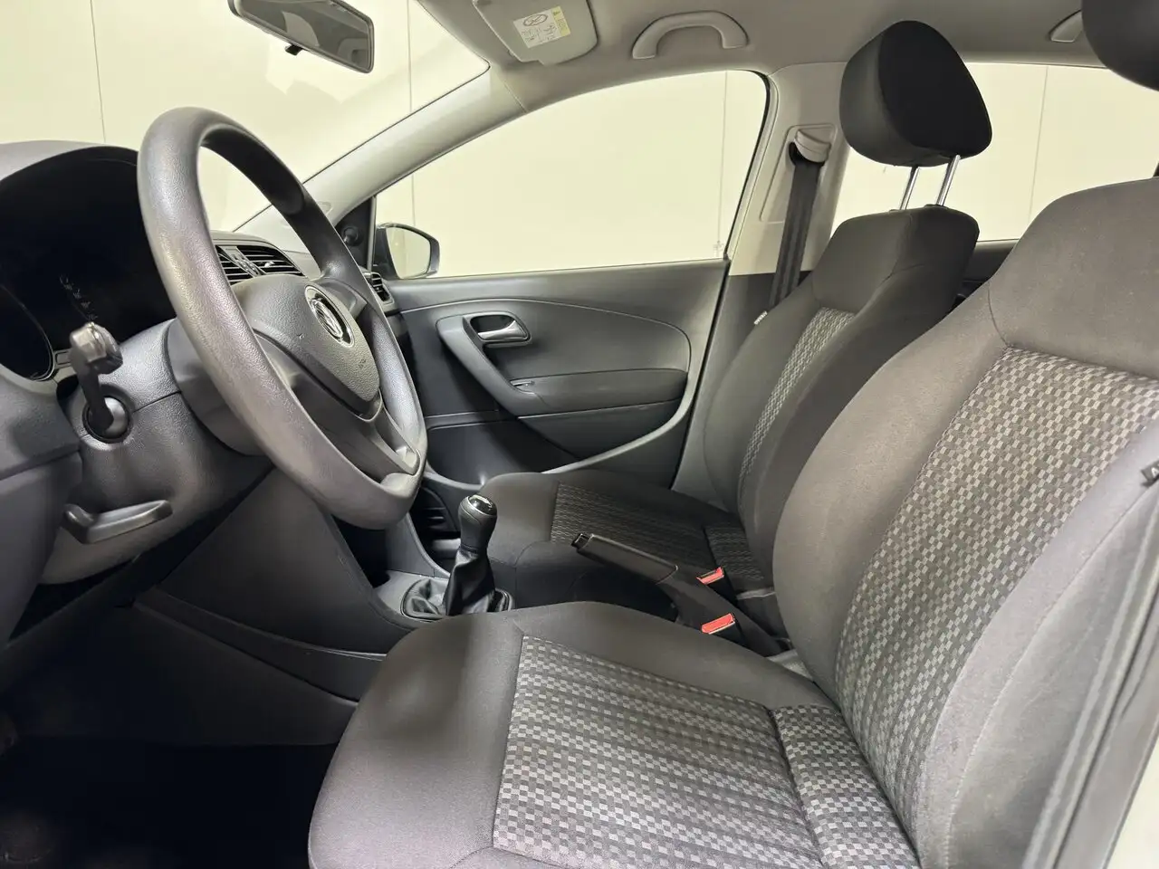 Volkswagen Polo - 8