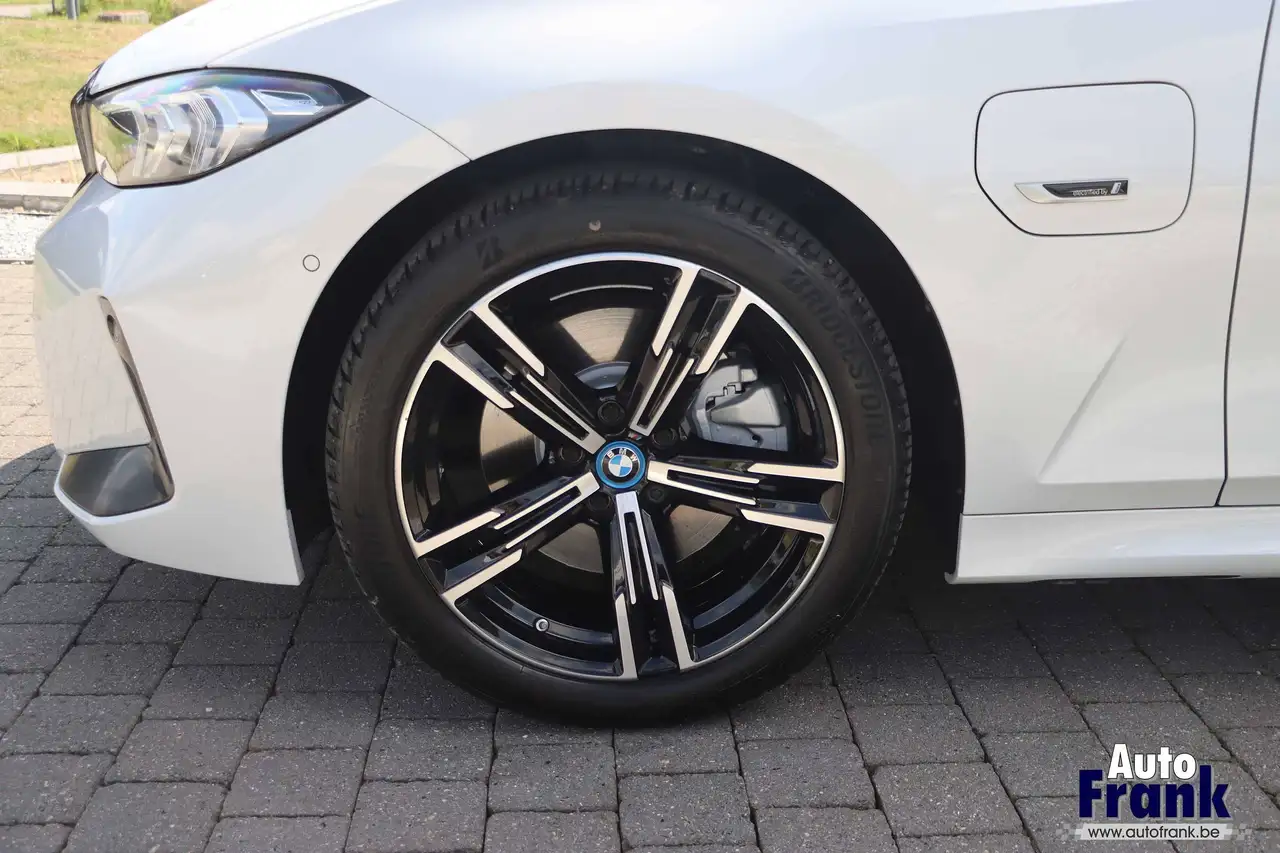 BMW 320 - 4