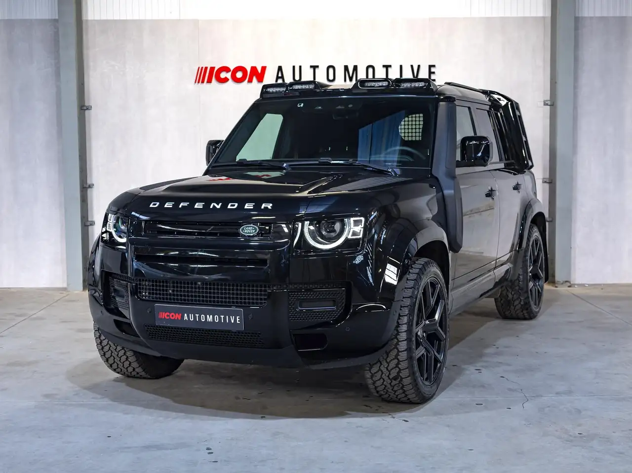 Land Rover Defender - 3
