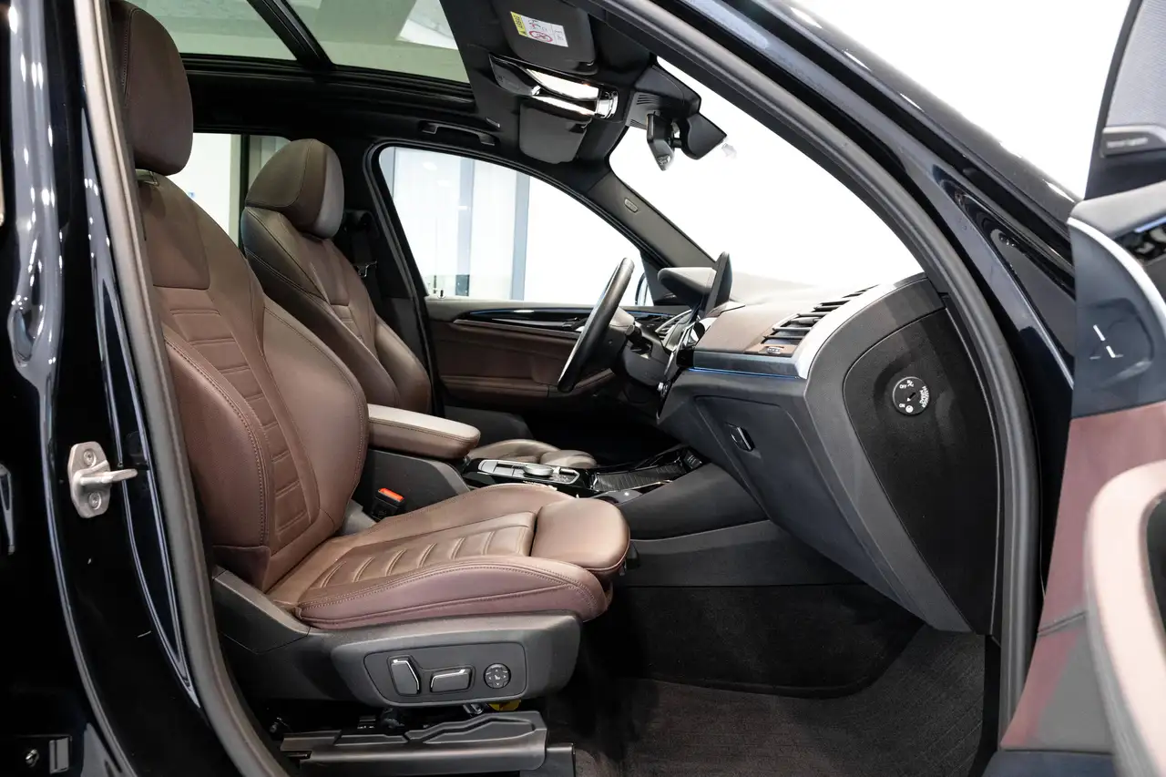 BMW iX3 - 4
