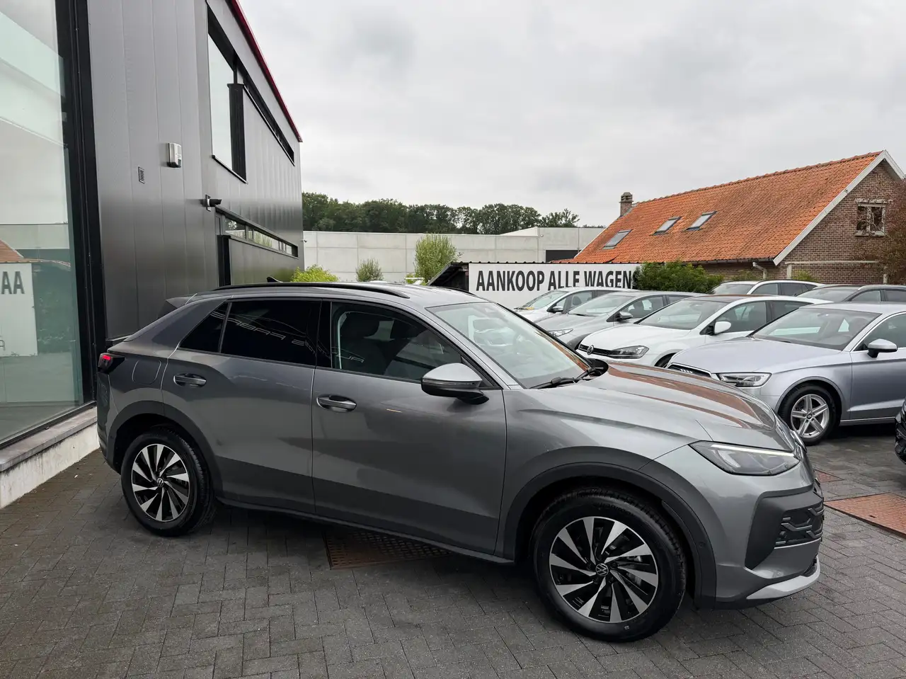 Volkswagen T-Roc - 3