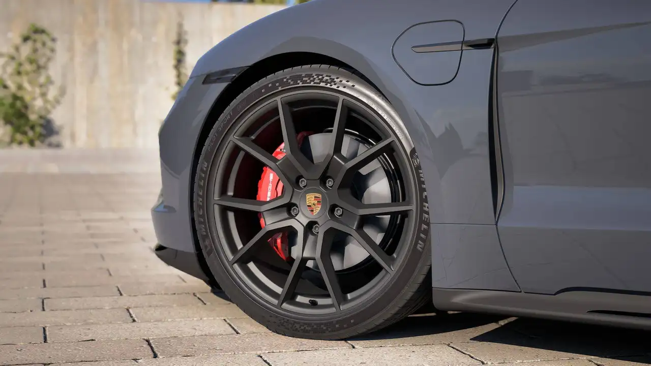Porsche Taycan - 5