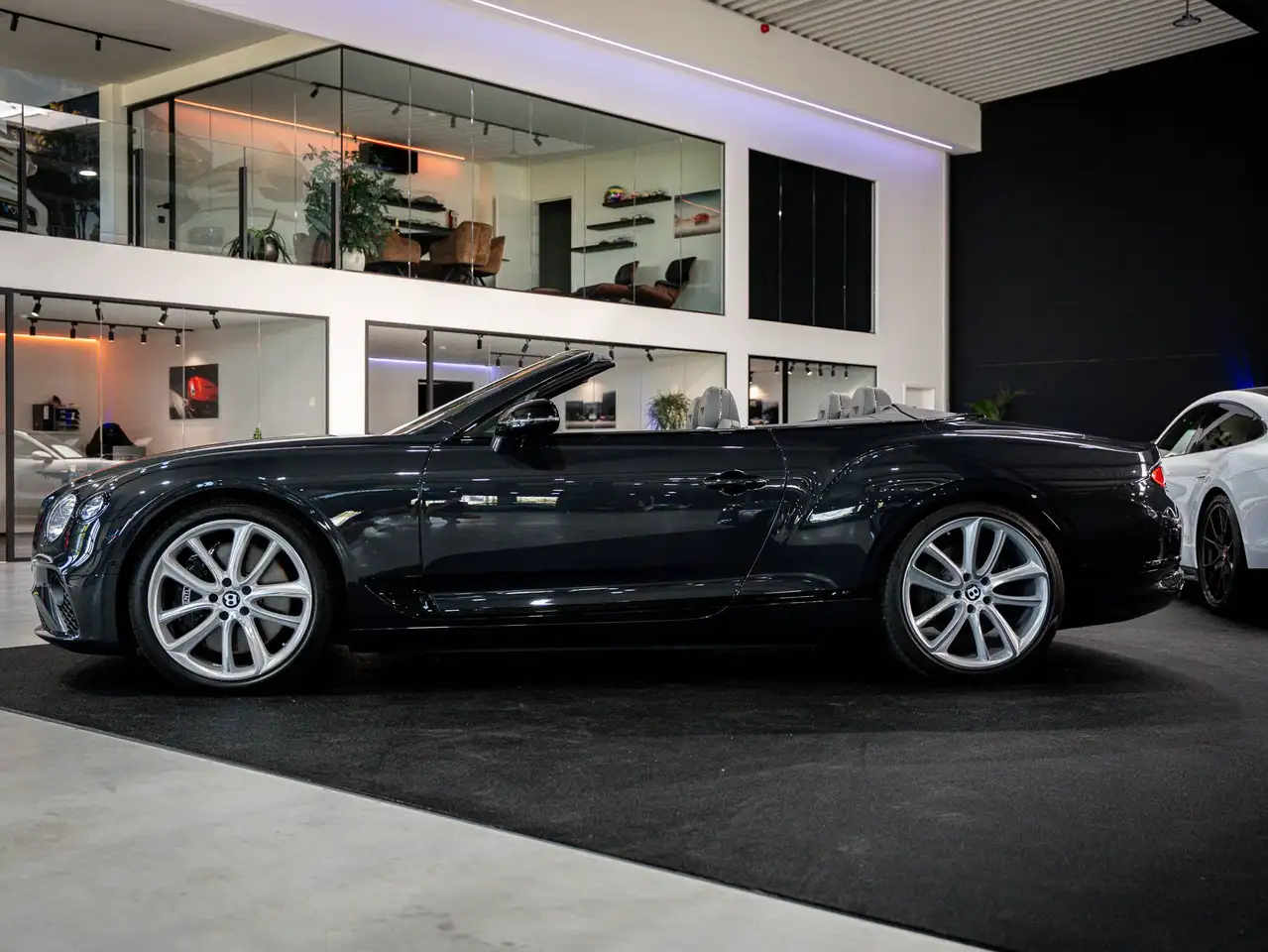 Bentley Continental GTC - 2