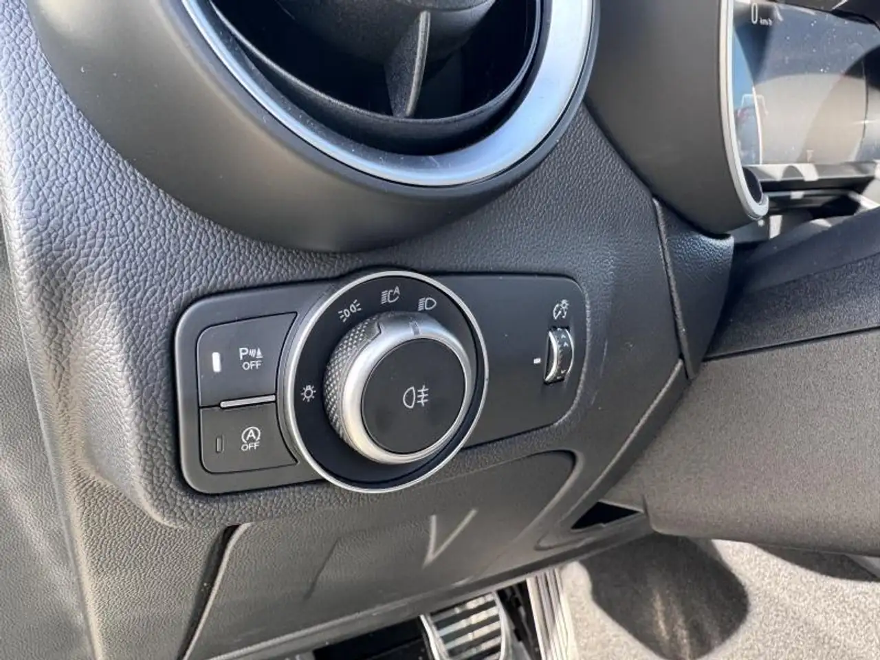 Alfa Romeo Stelvio - 10