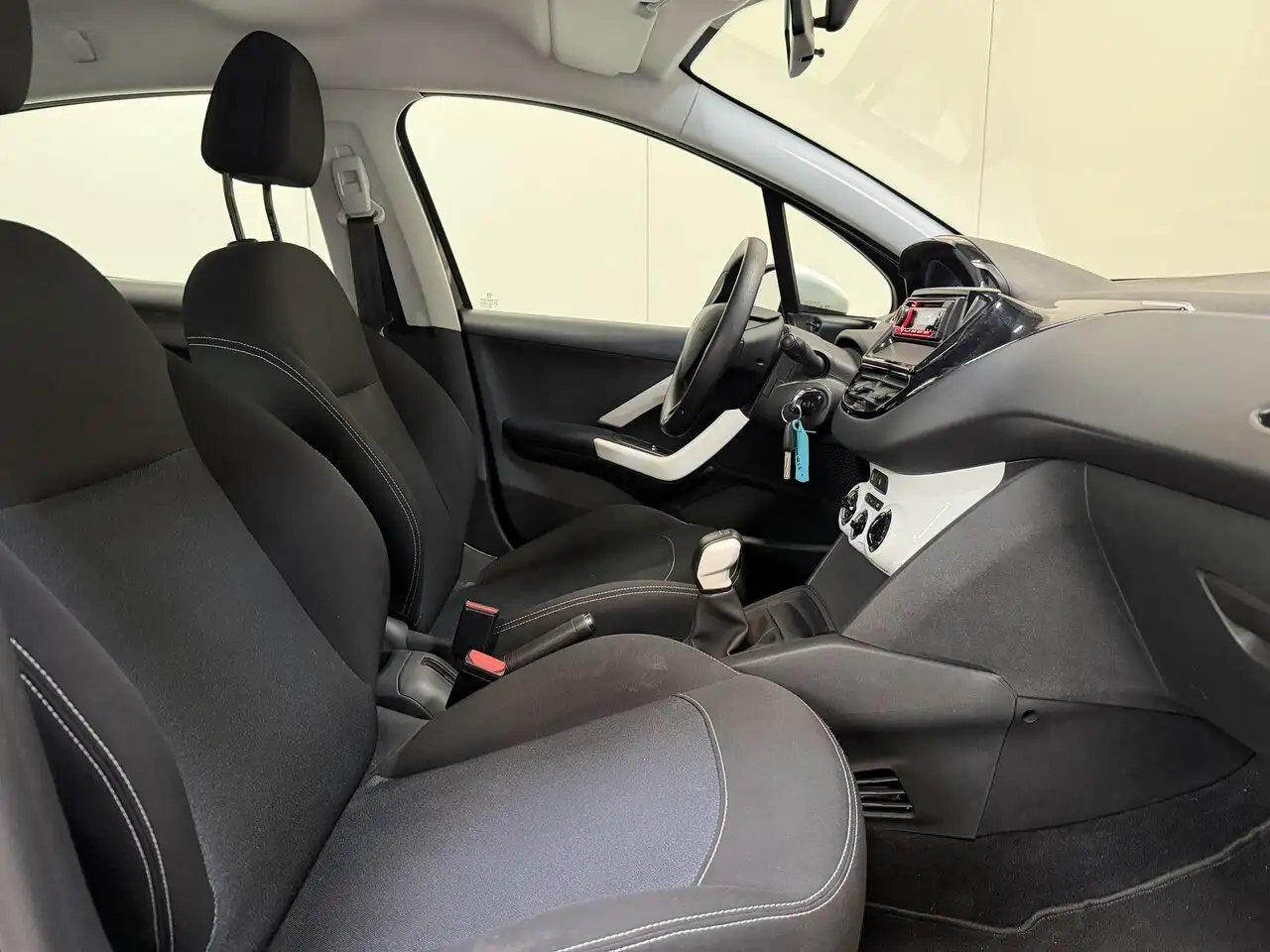 Peugeot 208 - 2