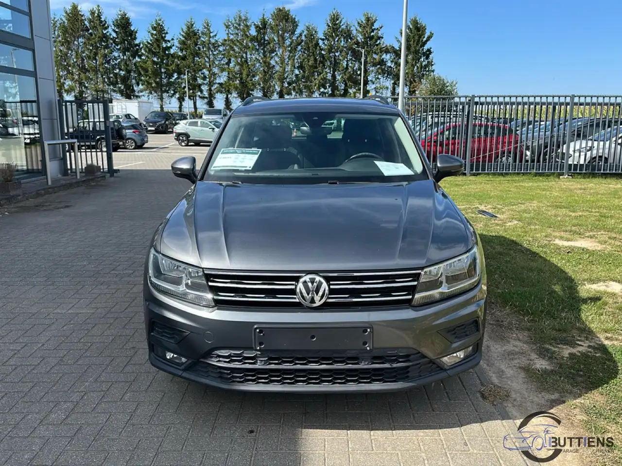 Volkswagen Tiguan - 8