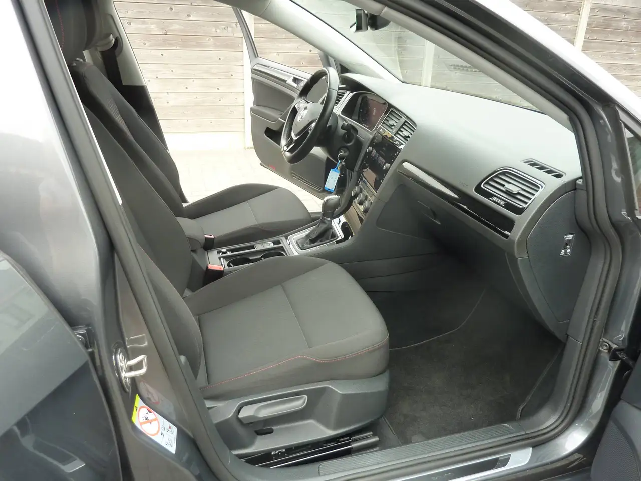 Volkswagen Golf - 8
