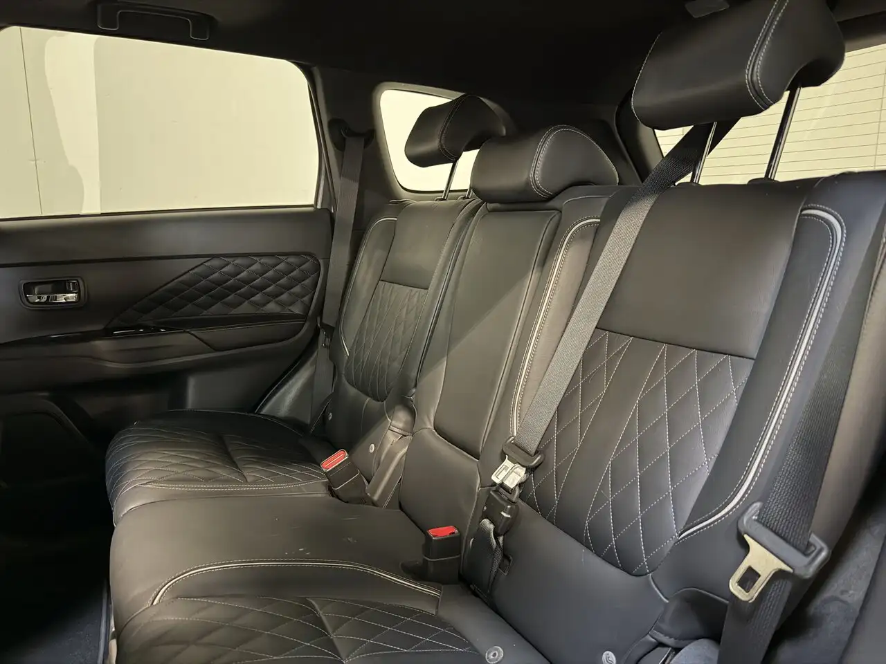 Mitsubishi Outlander - 10