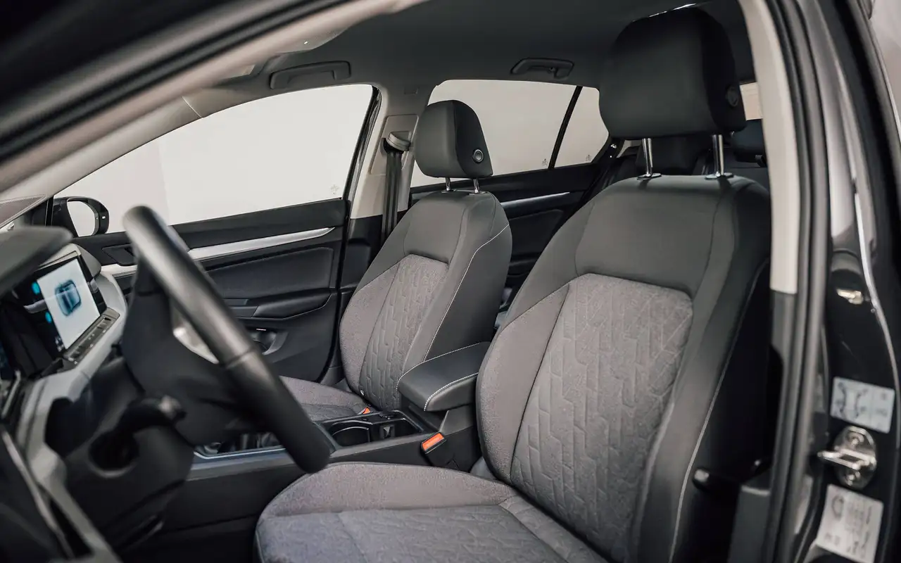 Volkswagen Golf - 10