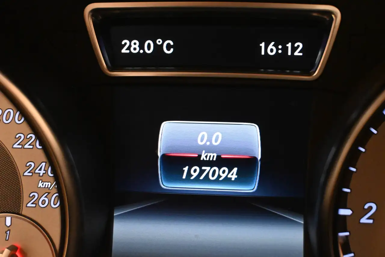 Mercedes-Benz CLA 180 - 10