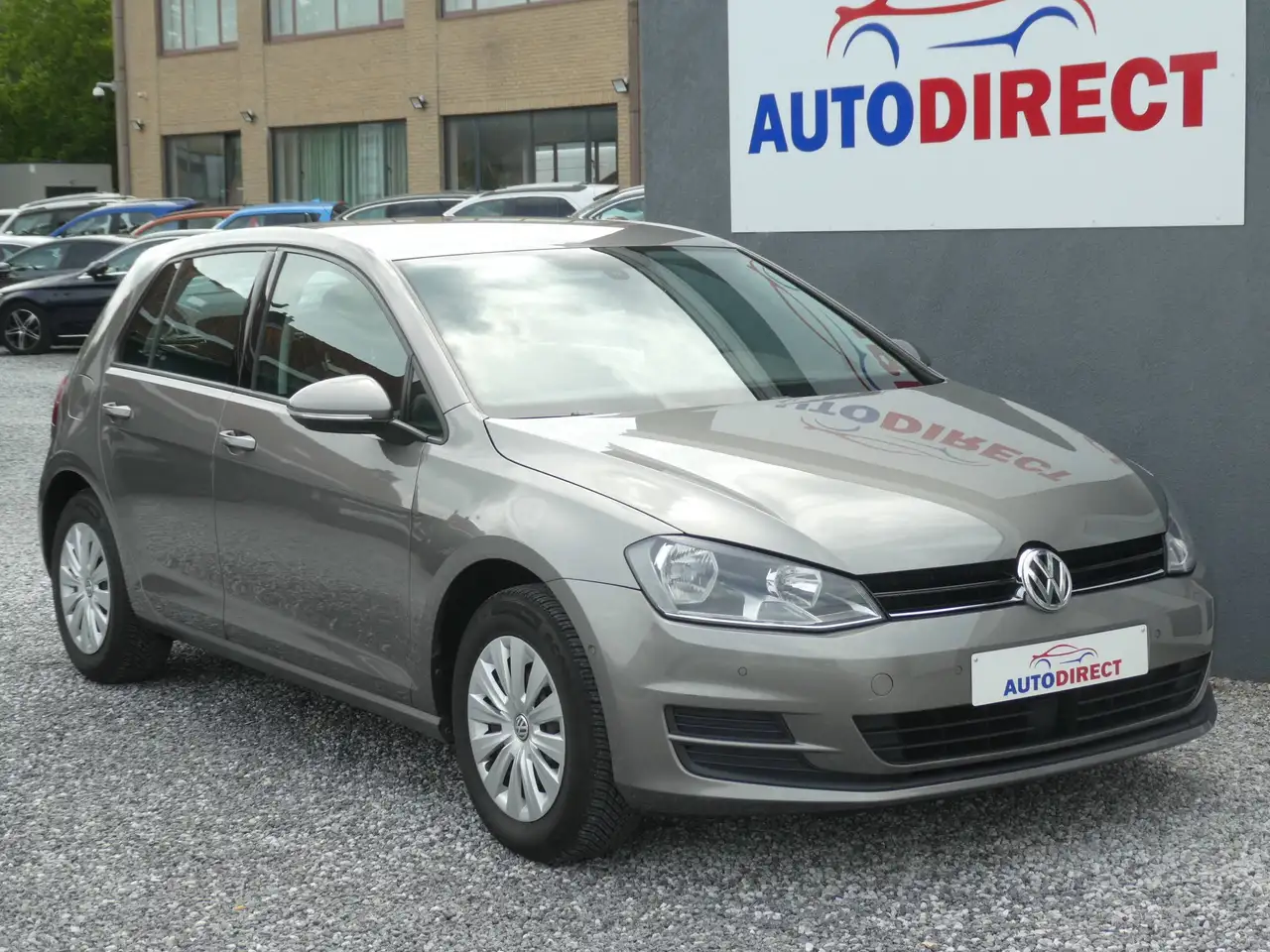 Volkswagen Golf - 6
