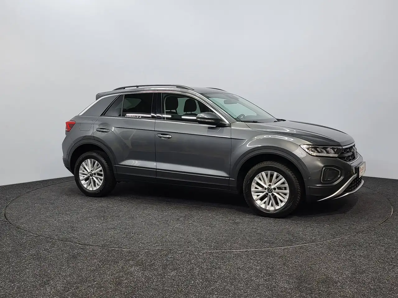 Volkswagen T-Roc - 8