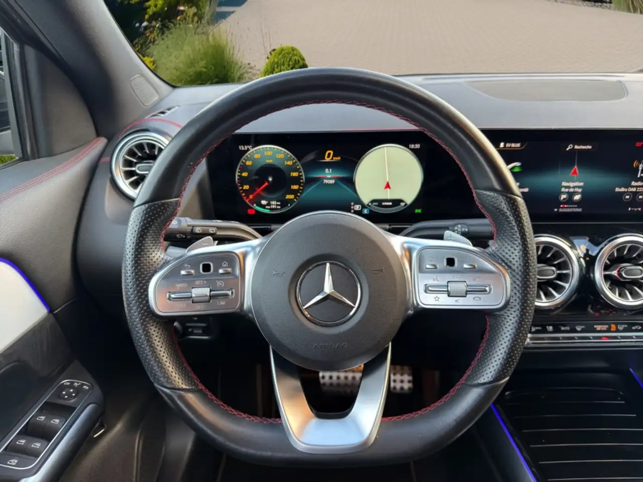 Mercedes-Benz EQA 250 - 12
