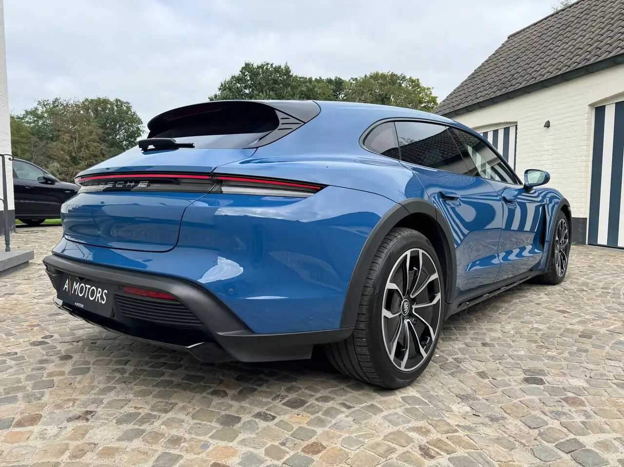 Porsche Taycan - 5