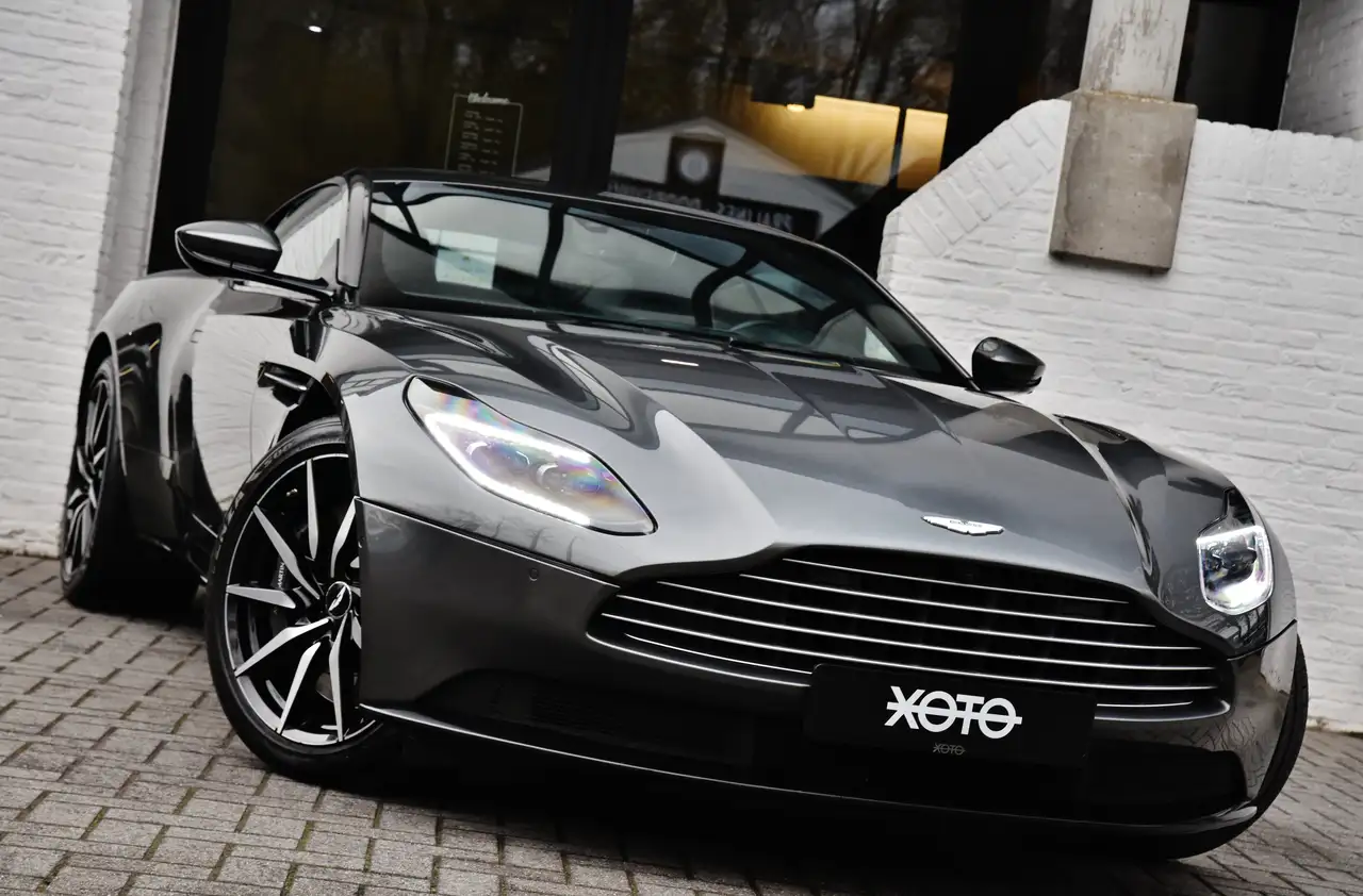 Aston Martin DB11 - 2