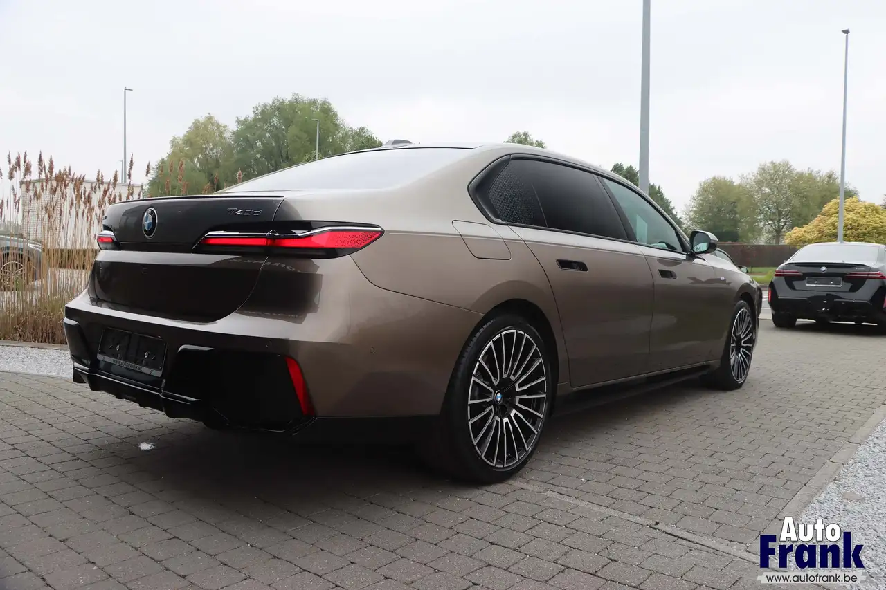 BMW 740 - 7
