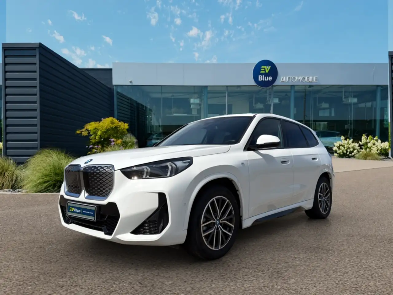 BMW iX1 - 1