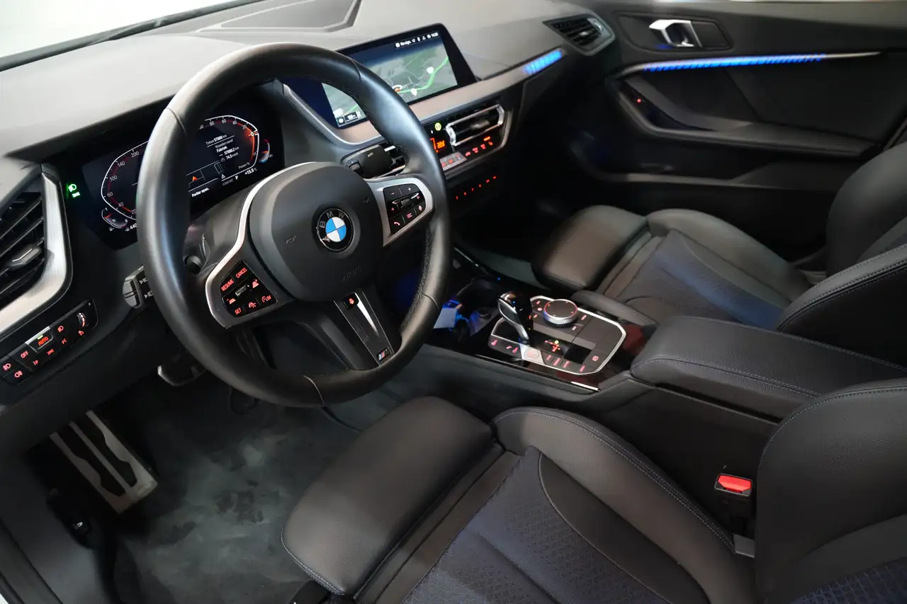 BMW 218 - 8