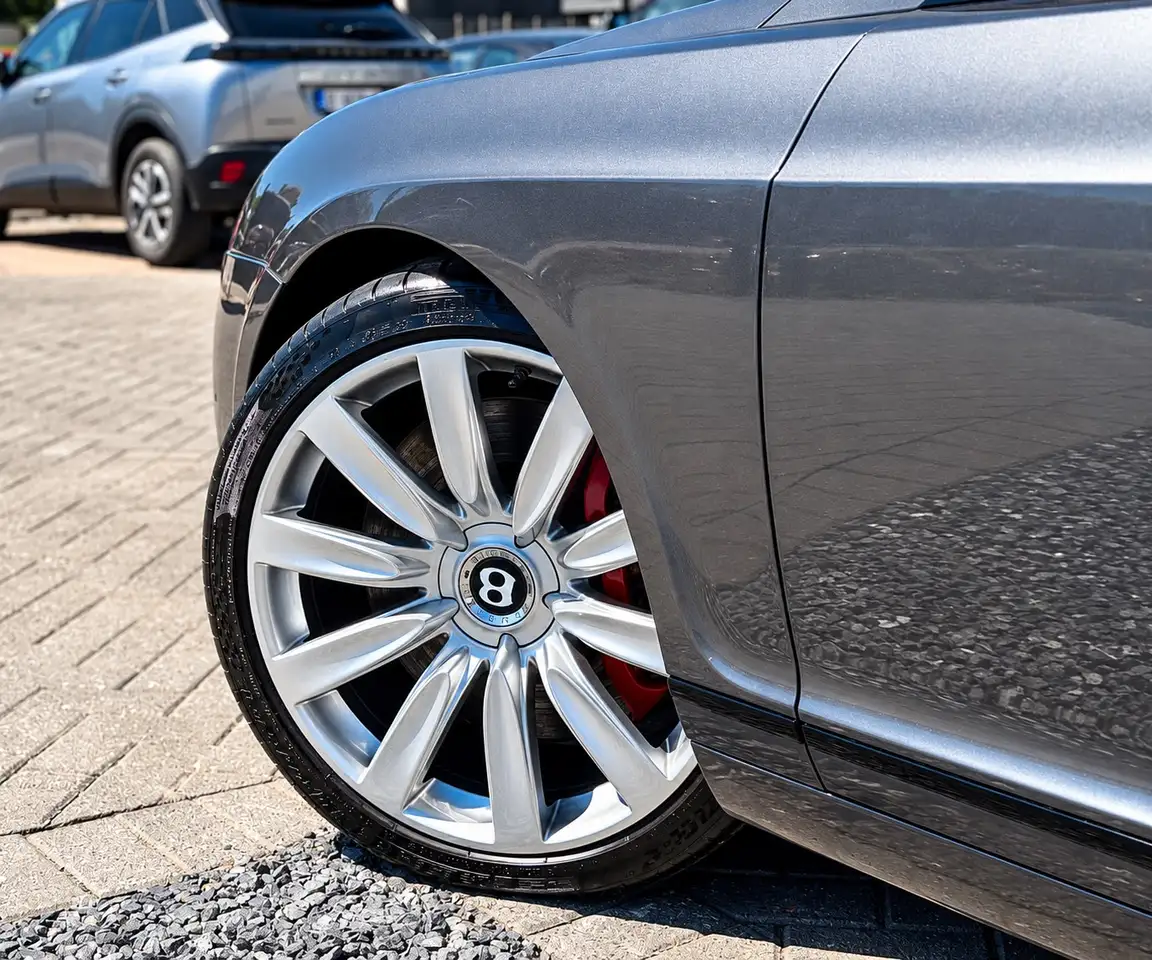 Bentley Continental GTC - 10