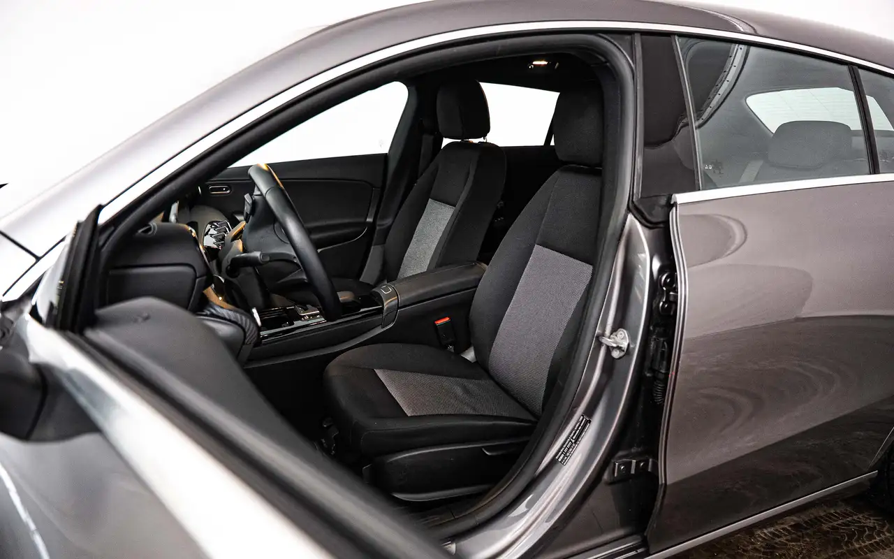 Mercedes-Benz CLA 180 - 9