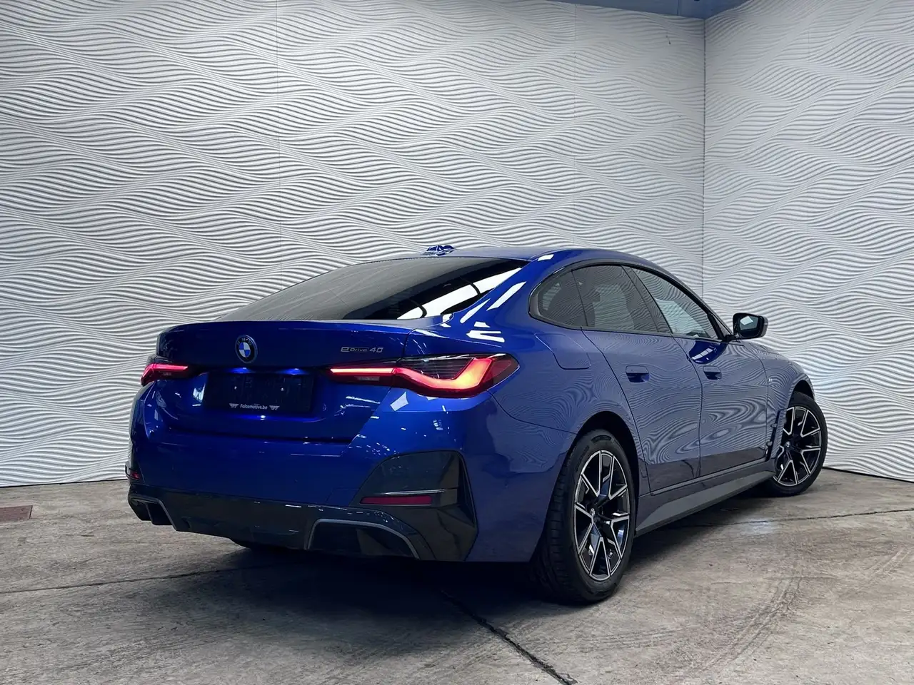 BMW i4 - 12