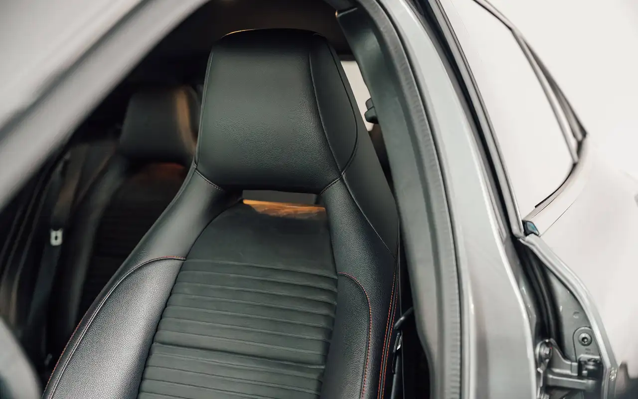 Mercedes-Benz GLA 180 - 10