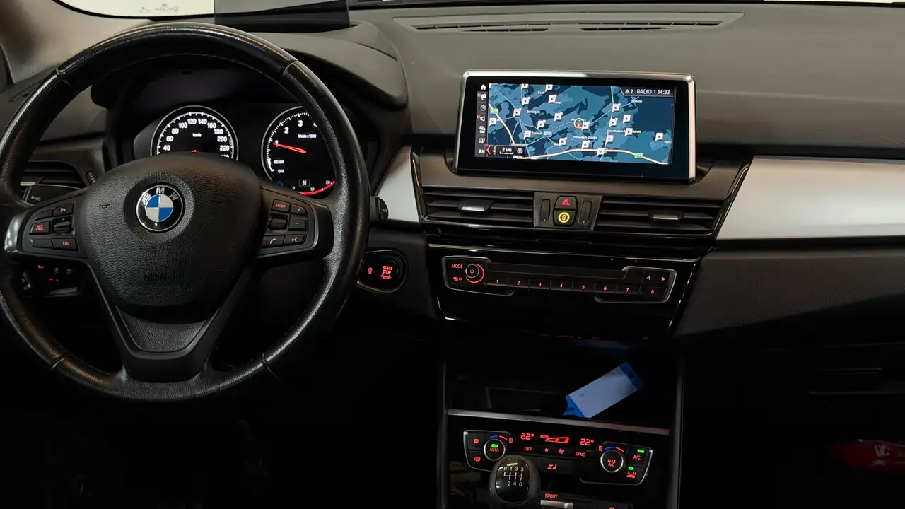 BMW 216 - 10