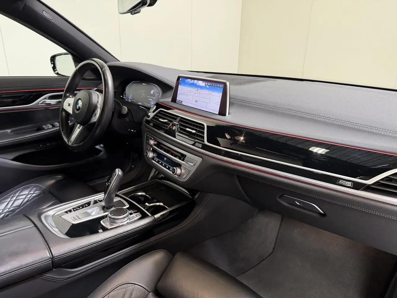 BMW 745 - 12