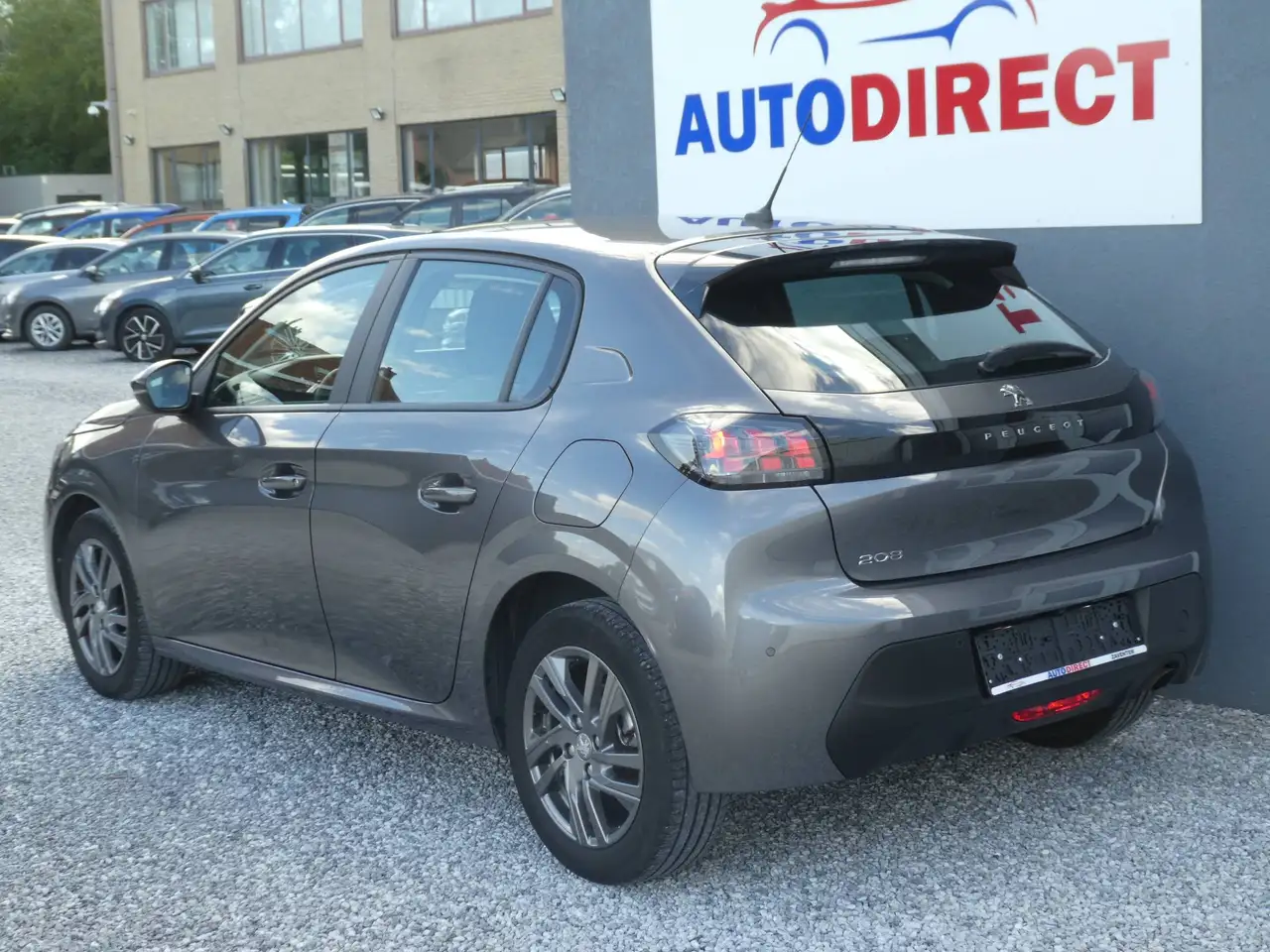 Peugeot 208 - 3