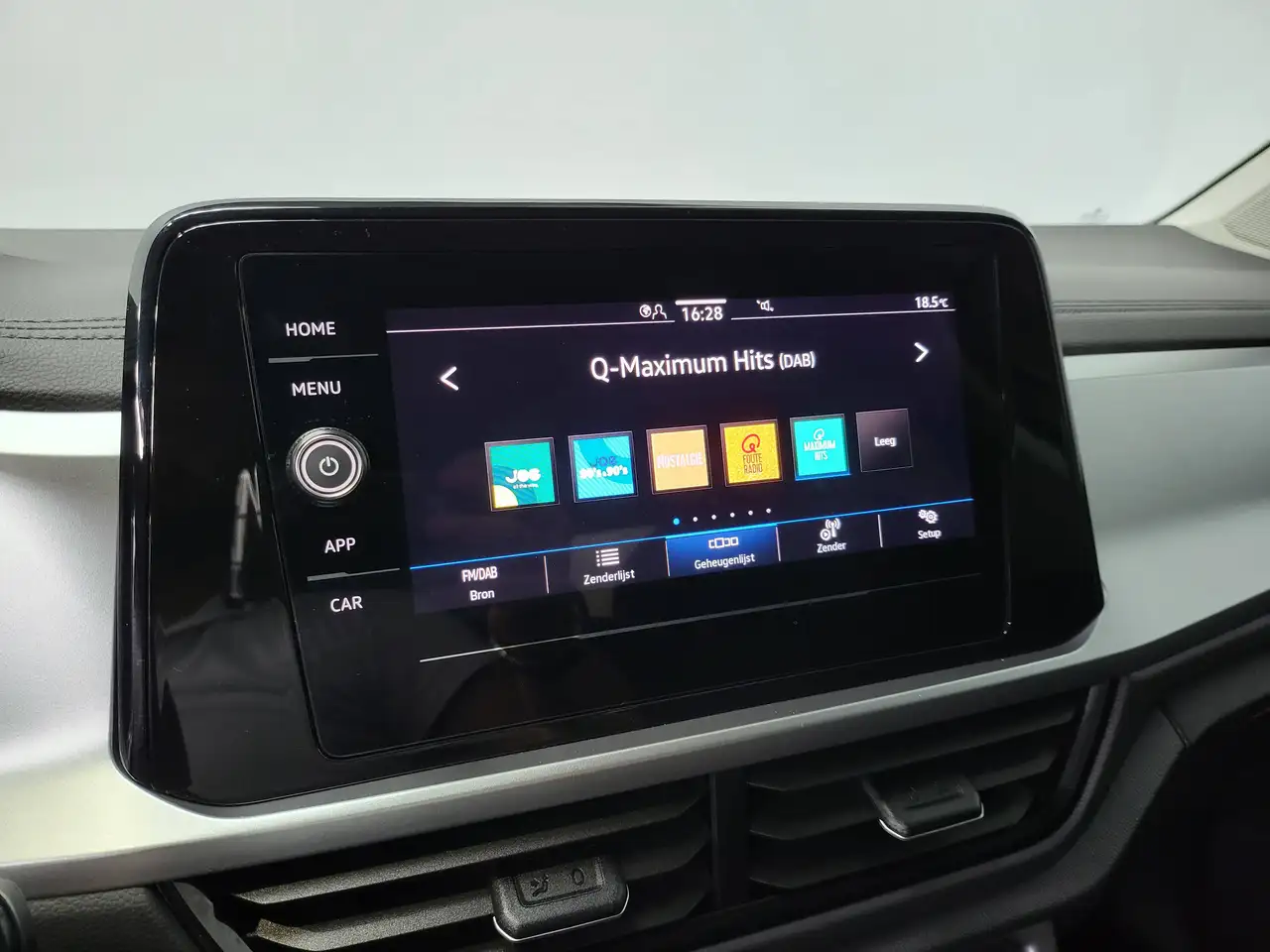 Volkswagen T-Roc - 16