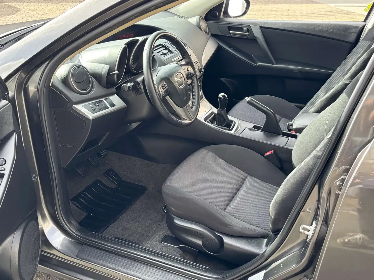 Mazda 3 - 9